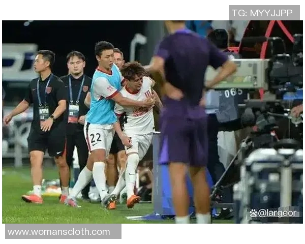 中超精彩对决多特蒙德逆转那不勒斯引发全场狂欢历史冷门再现